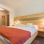 Rötelstein 3*
