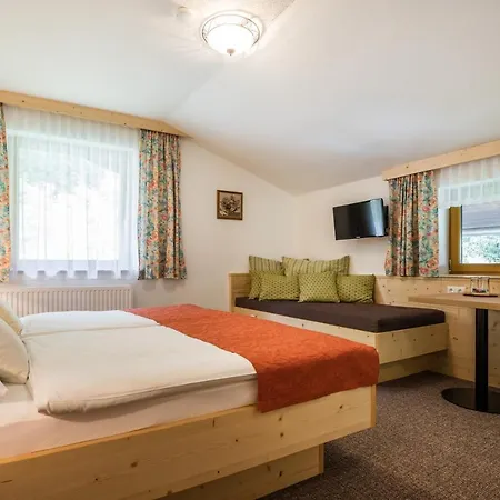 Fruehstueckspension Roetelstein Guest house
