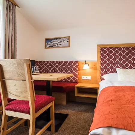 Fruehstueckspension Roetelstein Guest house