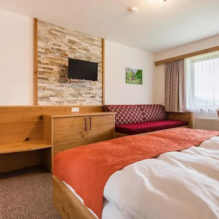 Fruehstueckspension Roetelstein Casa de hóspedes 3*