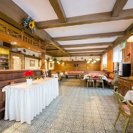 Fruehstueckspension Roetelstein Casa de hóspedes 3*